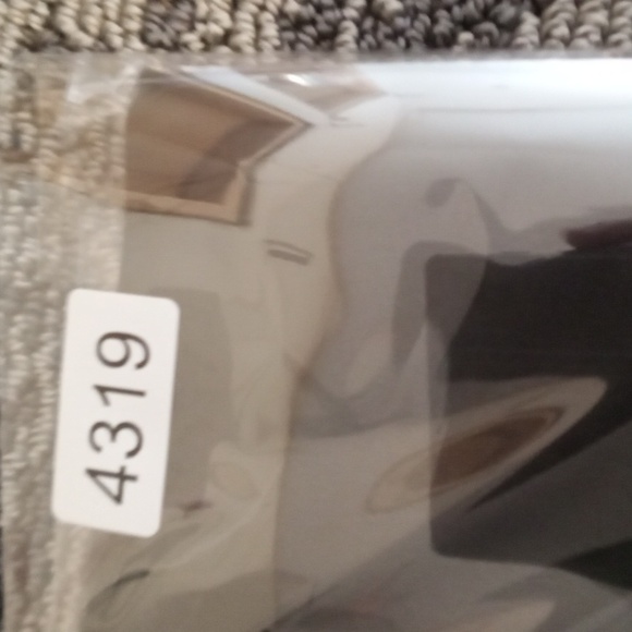 Lululemon Short Sleeve Tee with Relaxed Fit Lululemon Womens Size 8 - Picture 7 of 7